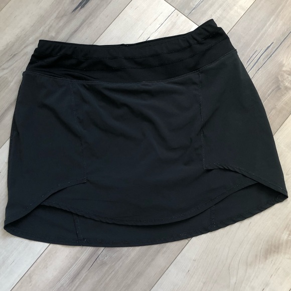 Oiselle running skirt with built-in shorts! In EUC - Picture 1 of 6